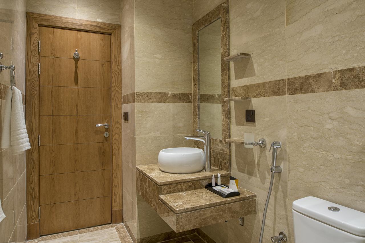 Classical Hotel Suites Джеда Екстериор снимка