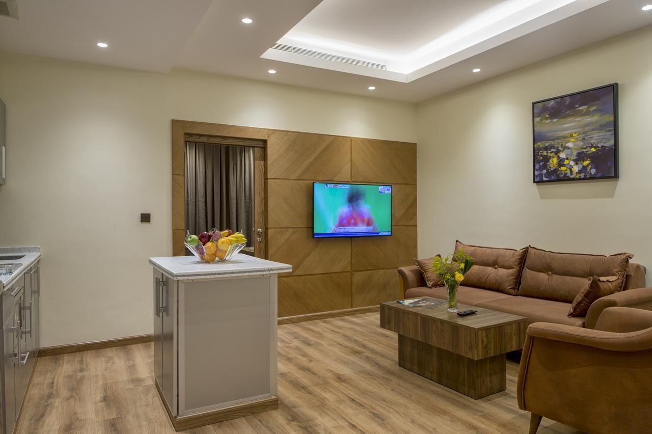 Classical Hotel Suites Джеда Екстериор снимка