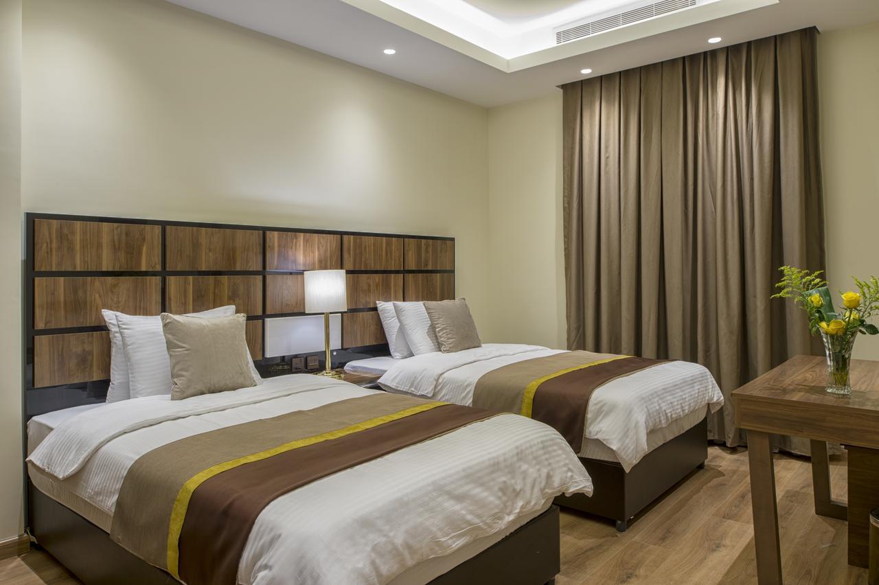 Classical Hotel Suites Джеда Екстериор снимка