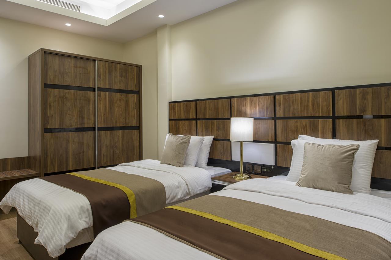 Classical Hotel Suites Джеда Екстериор снимка