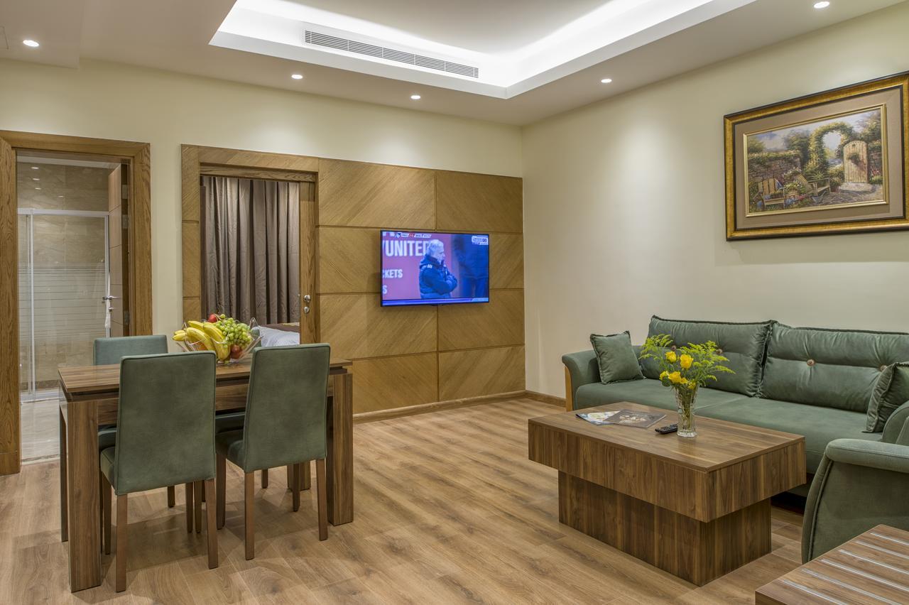Classical Hotel Suites Джеда Екстериор снимка